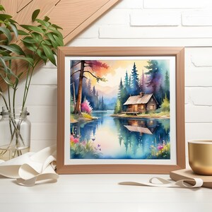 Peut inclure: Une peinture à l'aquarelle d'une cabane dans les bois au bord d'un lac. La cabane est brune avec un toit en bois et un petit porche. Le lac est bleu et reflète les arbres et le ciel. Les arbres sont verts et bruns et il y a quelques fleurs au premier plan.