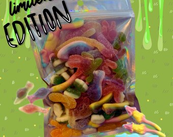 Special Edition Groovy Sweets Pick N Mix Grab Bag - Creepy Crawlies - 250 g