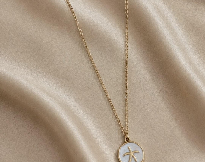 Gold starfish necklace – Mother-of-pearl shell pendant – Delicate summer beach jewelry – Minimalist gift for women – Boho ocean necklace