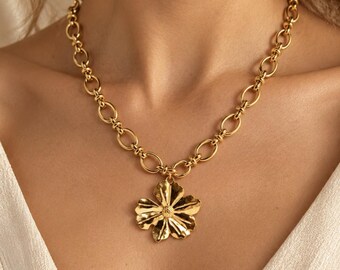 Gold flower necklace, large floral pendant, elegant women's necklace, chic costume jewelry, trendy necklace, gift for women