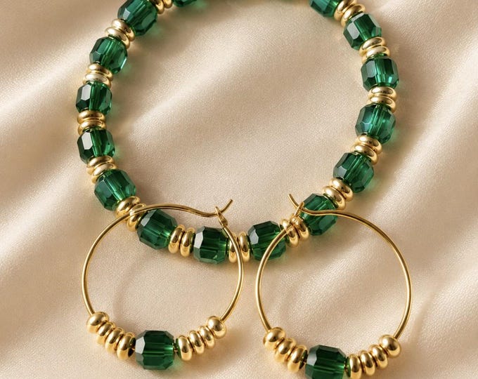 Pearl bracelet and earring set. Gift idea for women. Minimalist jewelry. Perfect for any occasion.