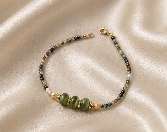 Green natural stone bracelet • Delicate women's bracelet • Elegant handcrafted jewelry • Gold beaded bracelet • Gift for women