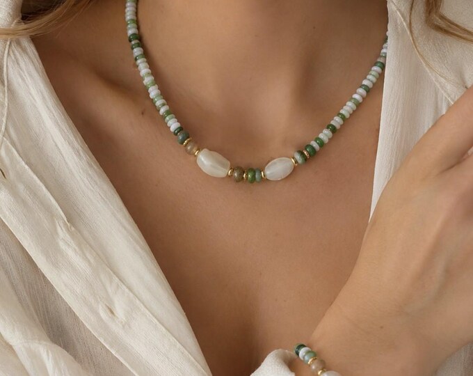 Boho "Necklace and Bracelet" Set in Sage Green and White Beads – Boho Chic – Gift for a woman or teenage girl