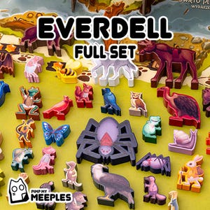 Puede incluir: Un conjunto de piezas del juego Everdell Full Set, con meeples con forma de animales en colores vibrantes. Las piezas incluyen una abeja, una ardilla, un pájaro, una rana y una araña, entre otros. El texto "EVERDELL FULL SET" se muestra en la parte superior.