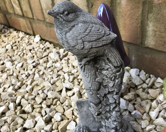Rotkehlchen auf Schaufel Statue | Stein Garten Ornament Außendekoration Vogel Gartenarbeit Skulptur Wildtier Waldwesen Geschenk