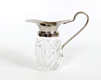 Jarra de crema de plata con cristal tallado vintage, estilo victoriano eduardiano.