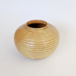 Okrągły wazon Vintage Studio Pottery, szkliwo w kolorze ochry w kolorze złotym, minimalistyczne odcienie ziemi