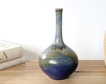 Jarrón vintage de cerámica esmaltada con espuma de mar, forma de globo, estilo piel de liebre, estilo escandinavo de mediados de siglo.