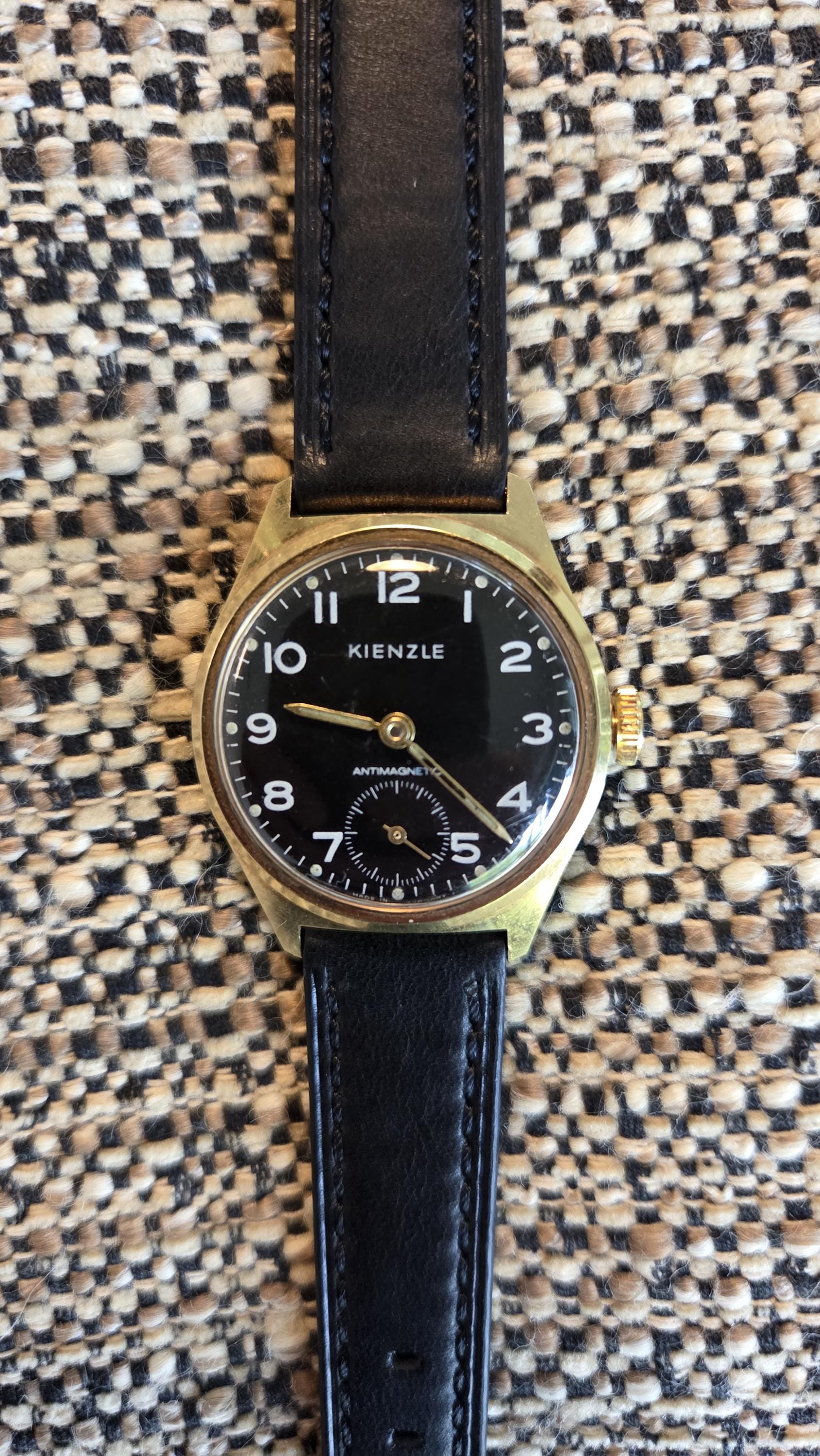 Montre Mécanique Vintage Kienzle Antimagnétique Avec Dateur - Occasion Bon état, Fonctionne - Fissure Sur Cadran