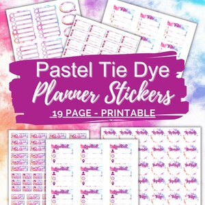 Könnte beinhalten: Eine Sammlung von pastellfarbenen Tie-Dye-Planer-Aufklebern. Die Aufkleber umfassen verschiedene Designs wie To-Do-Listen, Terminverfolgungen und dekorative Elemente. Der Text "Pastel Tie Dye Planner Stickers" ist deutlich sichtbar.