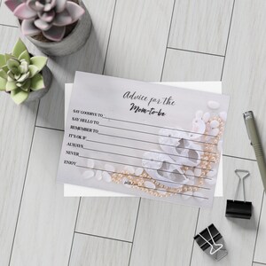 Tarjetas de consejos para baby shower: elegantes paquetes de 12, 18 x 18 cm (10, 30 y 50) / Deseos para la futura mamá / Consejos de género neutro / Diseño clásico de zapatitos blancos para bebé