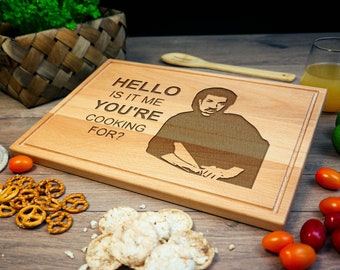 Tabla de cortar personalizada y divertida "Hola... ¿Soy yo para quien cocinas?". Regalos de Lionel Richie. Regalos para amantes de la música. Tabla de cortar grabada. Regalo de cocina.