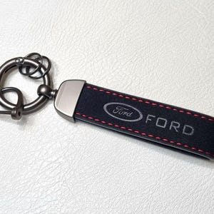 Keychain Logo Leather Keyring Lanyard Mustang Kuga Mondeo Focus F-150 Car Accessories Gift For Men Birthday Christmas