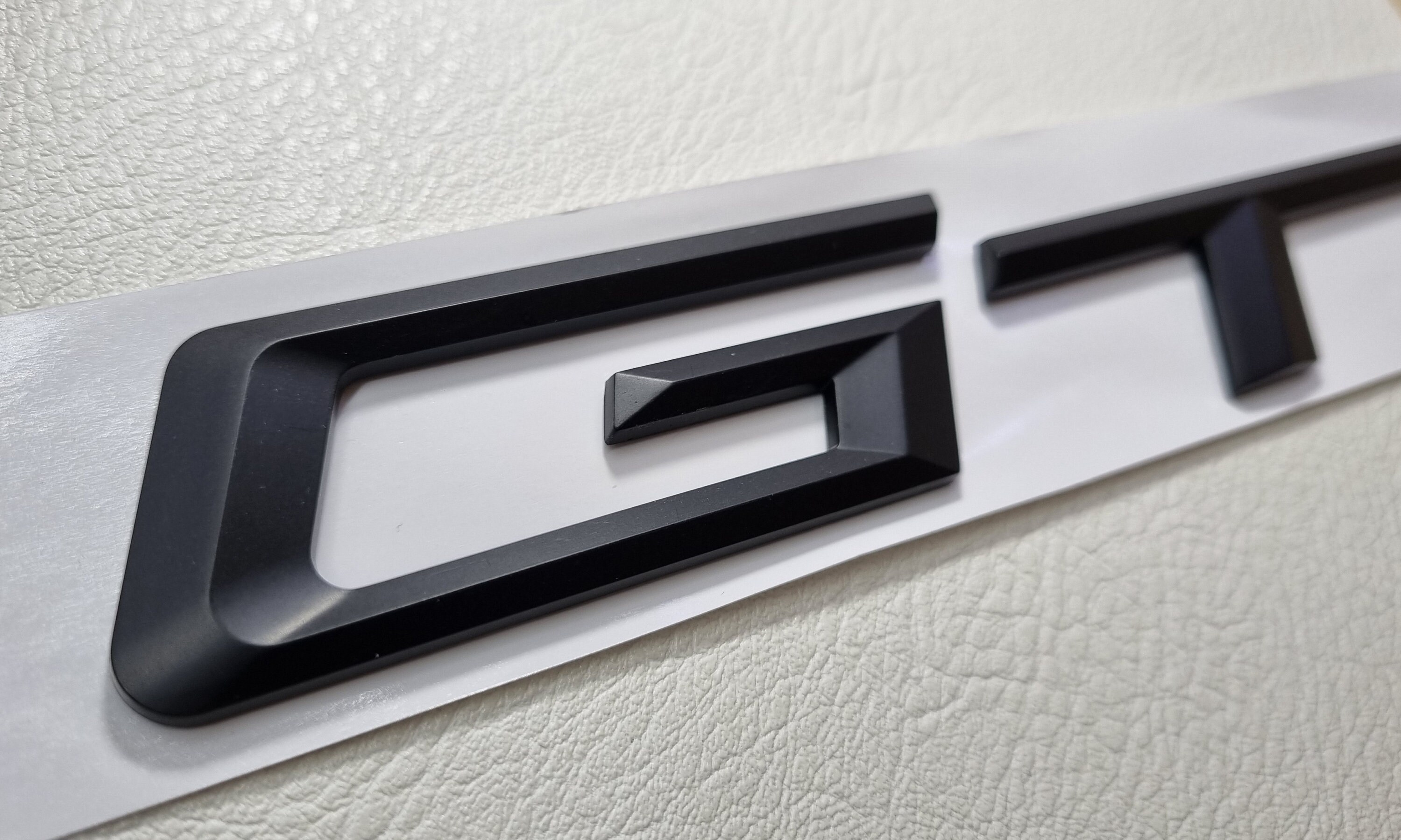 88X FÜR BMW Emblem Aufkleber schwarz glanz Sticker Ecken Felgen 1 2 3 4