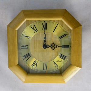 Hermle Quartz Wall Clock – Mid-20th Century Elegance