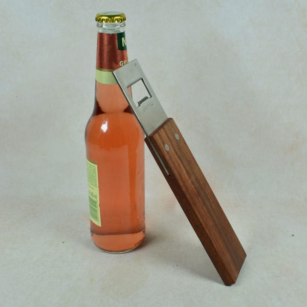 Rostfrei Bottle Opener – Mid-Century Teak Elegance