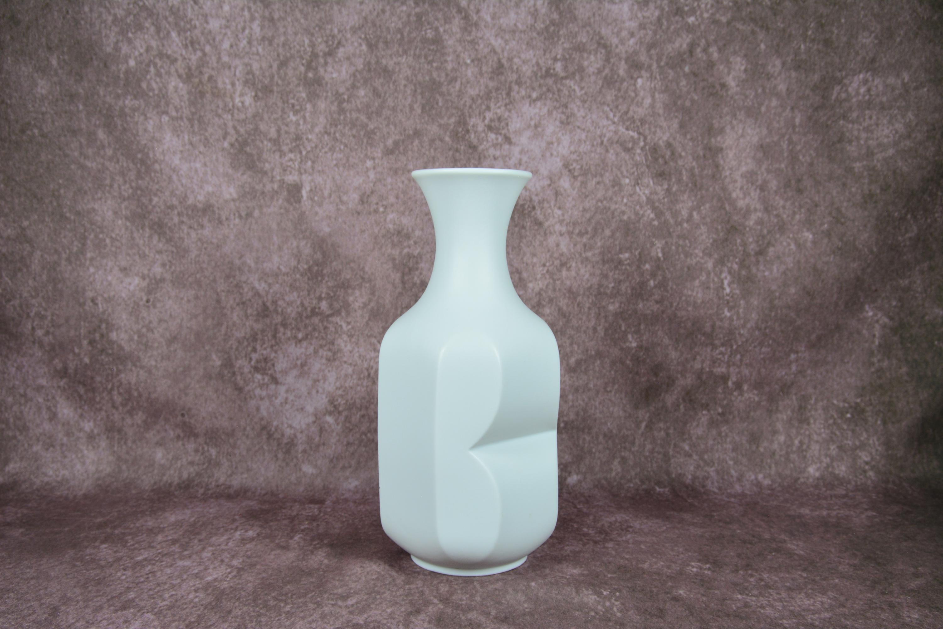 フッチェンロイター・アルカイス花瓶 – ハインリッヒ・フックスの