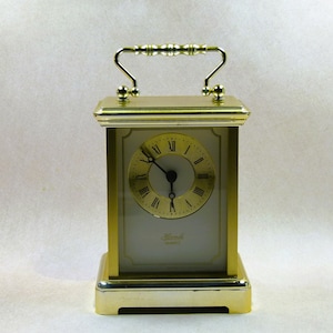 Horloge de cheminée à quartz Hermle – Élégance classique