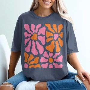 Retro Floral T-Shirt: Groovy Flower Power, Vintage Design