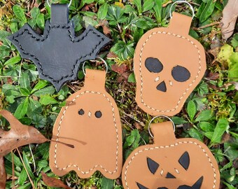 Halloween keychain, Leather keychain, skull keychain, ghost keychain, bat keychain, pumpkin keychain,  spooky keychain,  Leather handmade