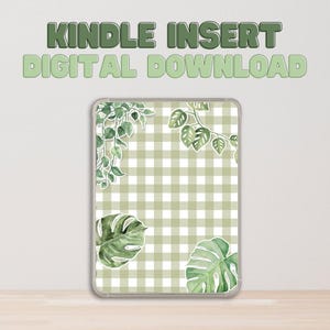 Puede incluir: Una descarga digital para una inserción de Kindle que presenta un patrón de cuadros verdes y blancos con ilustraciones de acuarela de hojas y enredaderas tropicales. El texto "KINDLE INSERT DIGITAL DOWNLOAD" se muestra en la parte superior.