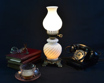 Vintage HEDCO # 3004 1950's Swirl Milk Glass Duel Globe Lamp