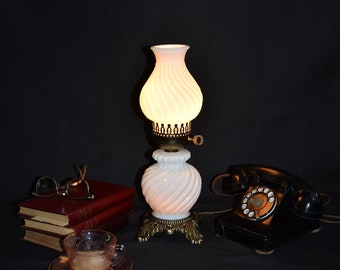 Vintage HEDCO # 3004 1950's Swirl Milk Glass Duel Globe Lamp