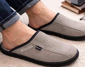 Pantuflas de cuero gris para hombre, zapatos de casa cerrados hechos a mano.