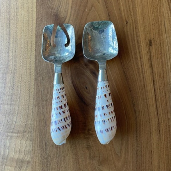 Salad servers with shell handles