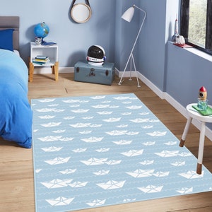 Marineblauwe kinderkamermat, wasbaar babykamertapijt met scheepspatroon, handgemaakt kindertapijt zeethema, antislip nautisch kinderdagverblijftapijt, decor babykamer