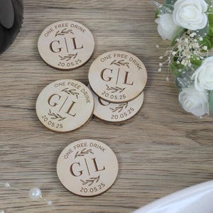 Fichas de bebida personalizadas para bodas, regalos de boda de madera, vales de bebida a granel para invitados, ficha de bebida para boda, una ficha de bebida gratis
