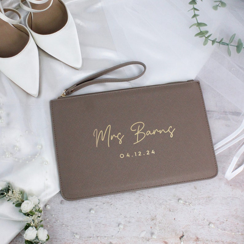 Personalised Mrs Purse, Clutch Gift for Bride To Be, Bride Wedding Bag, Wedding Date Clutch Bag with New Married Name, Bridal