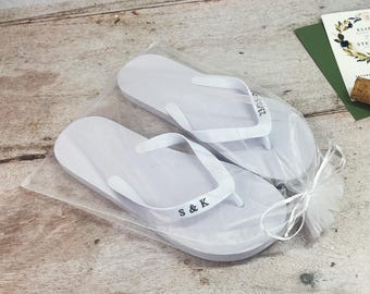 Personalised Wedding Flip Flops | Dancing Feet Favours | Bulk Wedding Slippers | Evening Guest Flip Flops | White Medium & Large Flip Flops