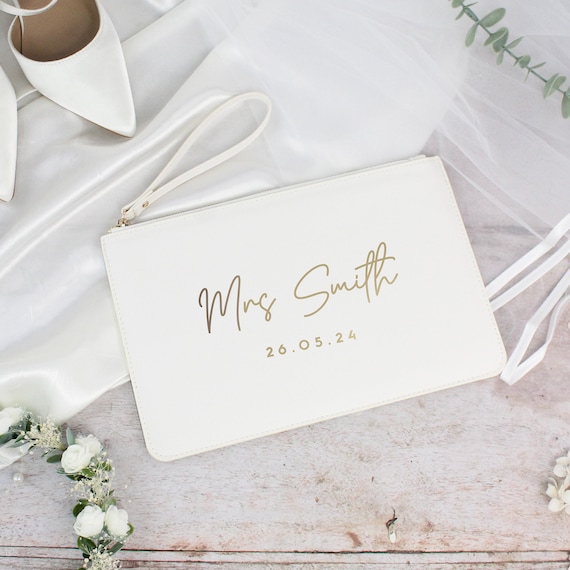 Personalised Mrs Clutch Bag for Bride To Be Personalised Wedding Bag with Wedding Date Purse Hand Bag with Custom Married Name Bride Gift