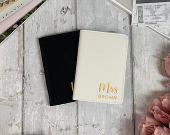 Set of 2 Mr & Mrs Personalised Passport Holders, Engagement, Wedding Gift Travel Gift, Pair of Passport Covers, Honeymoon Gift for Newlyweds