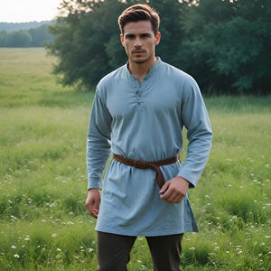 Elegante Mittelalterliche Leinen Tunika | Wikinger Renaissance Top | Historisches Cosplay Tunika Shirt | Rustikale Nordische Kleidung | Einzigartiges Kostüm Geschenk für Ihn