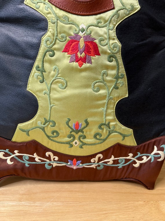 Oovoo Embroidered Satin Handbag - image 6