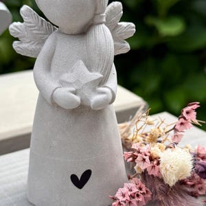 Beton Engel mit Stern als Grabschmuck • Handgegossener Gedenkengel mit Herz • Wetterfeste Grabdekoration • Erinnerungsgeschenk • Sternenkind