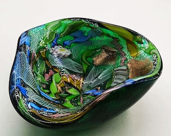 1950-tals vacker askfat i Murano-glas av Dino Martens - Tutti Frutti. Tillverkad i Italien. 13 cm / 5,11 tum