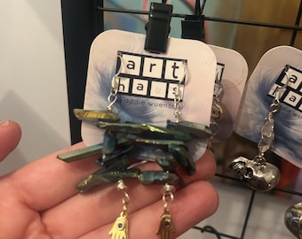Kolczyki Hamsa z kwarcu Aura