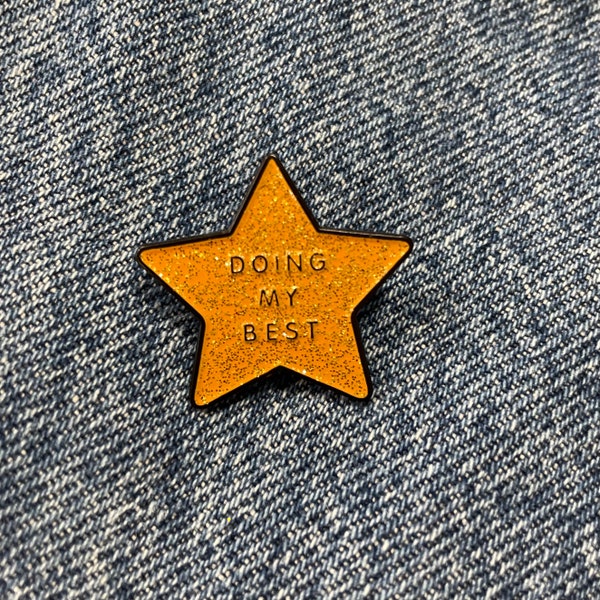 Gold Star Pin Doing My Best Gold Glitzer Emaille Pin – Lustiges Geschenk unter 5 Dollar – Geschenk für Freund – Geschenk für Introvertierte und Extrovertierte unter 10