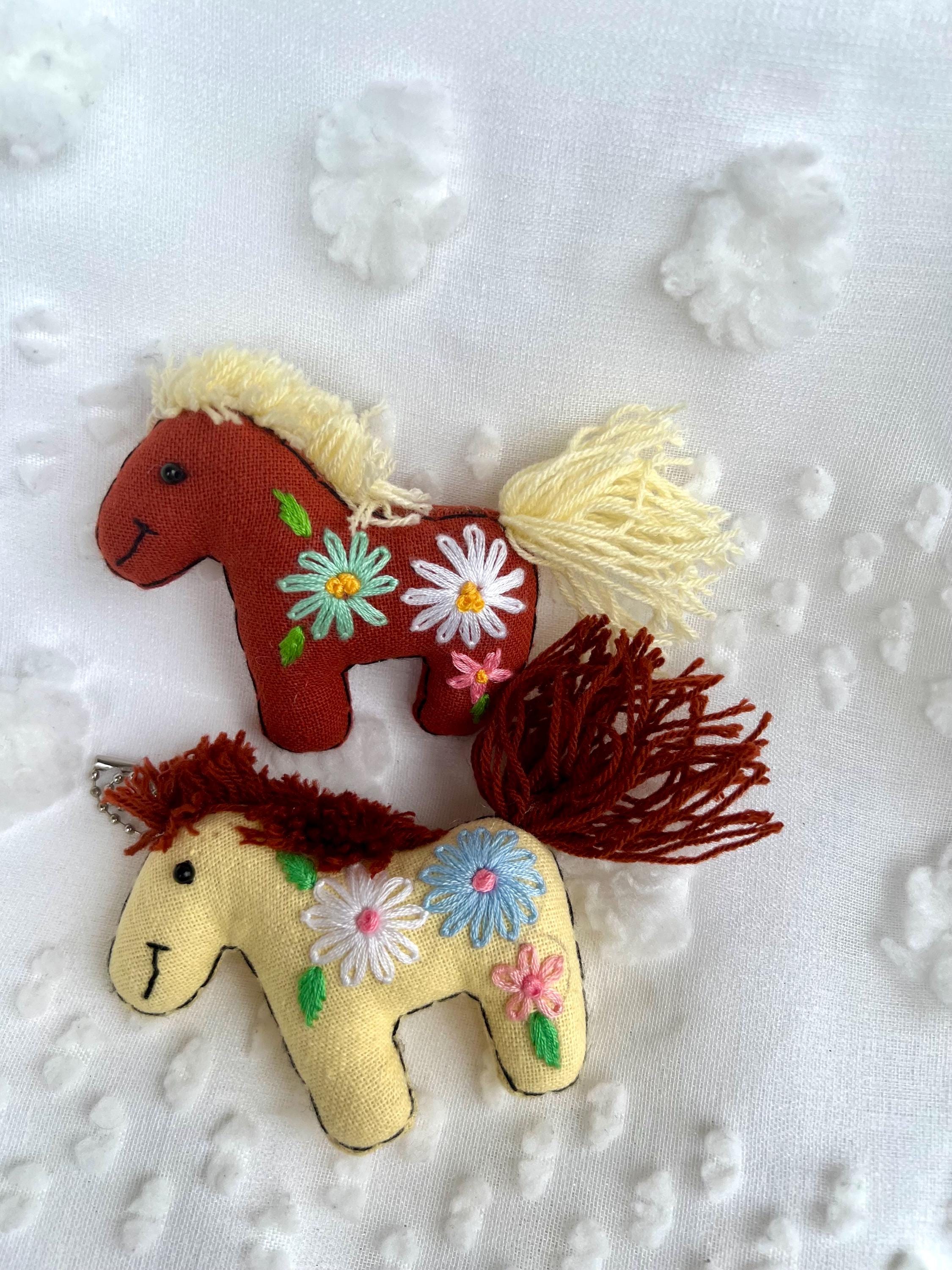 カラカラ　カラフルな花柄のぬいぐるみ　馬 il_fullxfull.7269365687_ns16.jpg