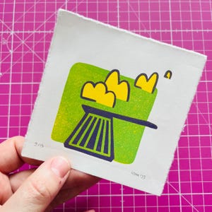 Kaffeekanne Grün | Kleiner Linoldruck Handgemacht | Limitierte Auflage | Bunter Reduktionsdruck von Dangerpoodle