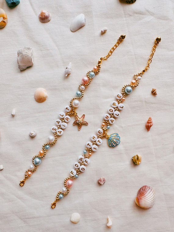 特別な友情ブレスレット「8月」 - Etsy 日本