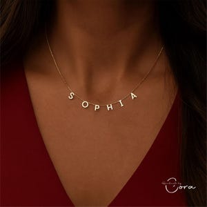 Benutzerdefinierte Buchstabe Halskette, mehrere Initial Halskette, zierliche beabstandet Buchstabe Namen Schmuck, personalisierte Namen Halskette, Geburtstagsgeschenk für sie