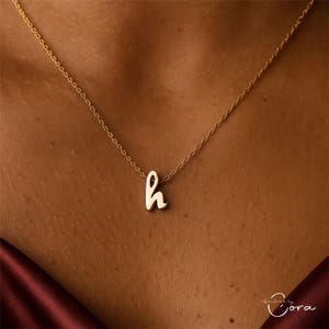 Benutzerdefinierte Kleinbuchstaben Anfangshalskette, kursive Einzelbuchstabe Halskette, kleine goldene Anfangshalskette, silberne Namenshalskette, zierliche Halskettengeschenk