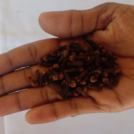 Premium Dried Cloves: Aromatic Spice for Culinary Mastery, Natural Ceylon Clove, Sun Dried