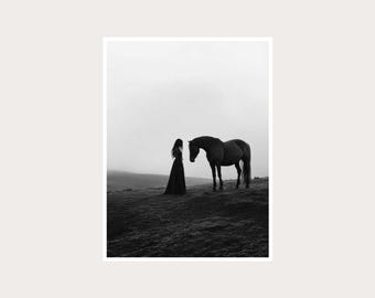 Photographie d'art femme cheval mystique : décoration murale noir et blanc (téléchargement numérique)