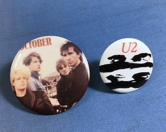 Pin's Vintage U2 – Hottle And Hum War – Bono The Edge (petit Bouton)