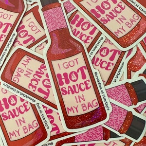 Sticker en vinyle rose pailleté Hot Sauce - Cadeau d'enterrement de vie de jeune fille ou de jeune garçon - ordinateur portable, bouteille d'eau, accessoire de journal